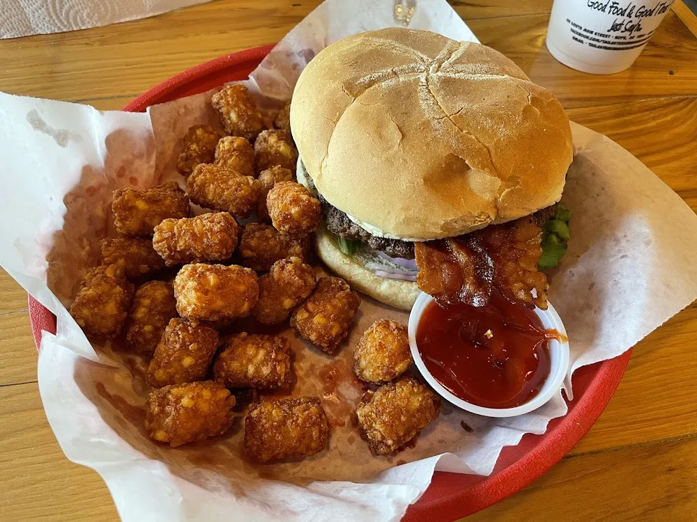 Bacon Cheeseburger w Tots